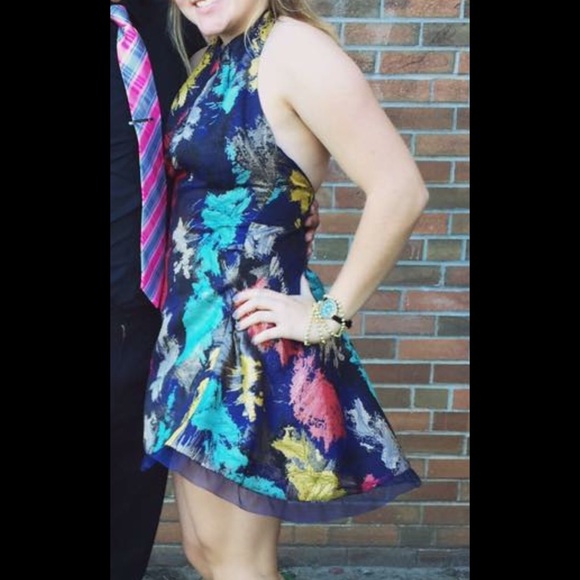 Formal Dress - Picture 2 of 3